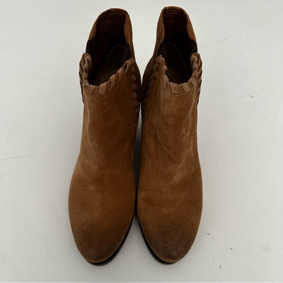 Ariat Belle Western Distressed Boot - Picture 9 of 16